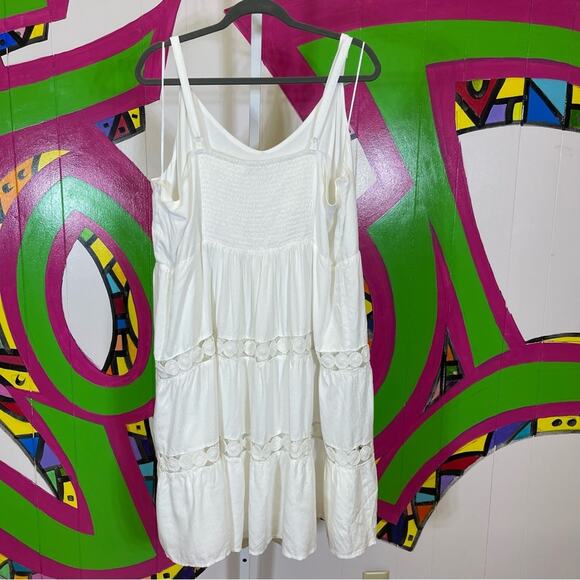Skies are Blue Curvy, White Spaghetti Strip Dress. Size 3X. Excellent condition! - Picture 3 of 7